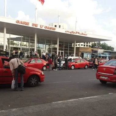 Moroccan taxi unions warn of crisis over electronic license eequirement