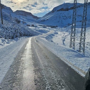 DGM flags 15 to 30 cm snowfall in 11 provinces from Friday afternoon