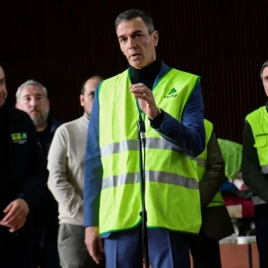 Spanish PM urges caution as fresh rain heads for flood zone